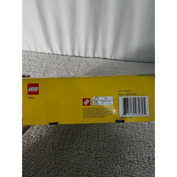 LEGO Classic Creative Suitcase 10713 Building Toy 213 Pieces New in Package - Picture 2 of 8